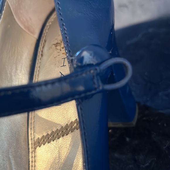 TAHARI Open Toe Heels - Picture 5 of 9